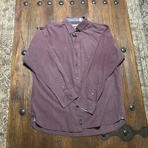 Van Heusen Men's Casual Plum Button-Down Shirt